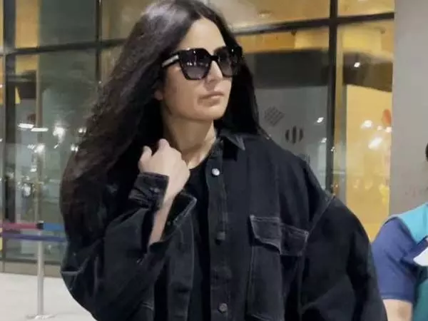 Katrina Kaif स्टाइलिश ऑल-ब्लैक ड्रेस में मुंबई लौटीं