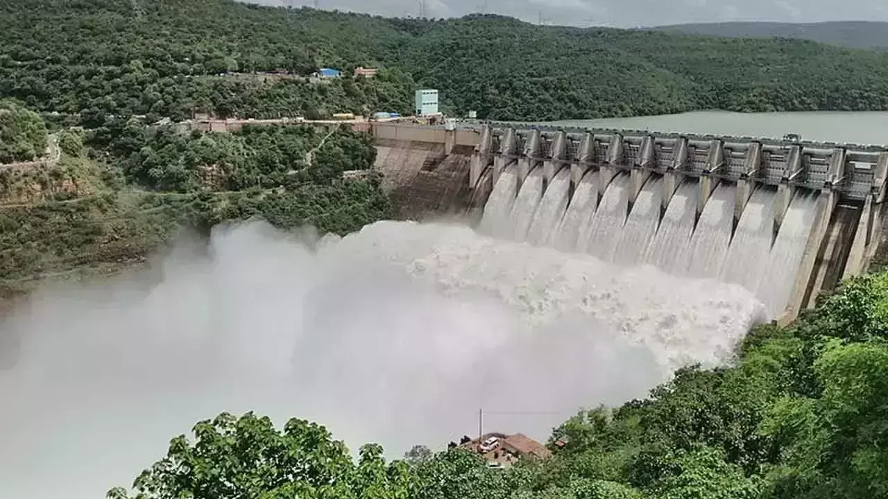 Srisailam से नागार्जुन सागर में 96,081 क्यूसेक पानी छोड़ा गया