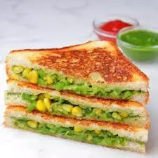 Sandwich Recipe: नाश्ते में स्वादिष्ट रैप सैंडविच का आनंद लें