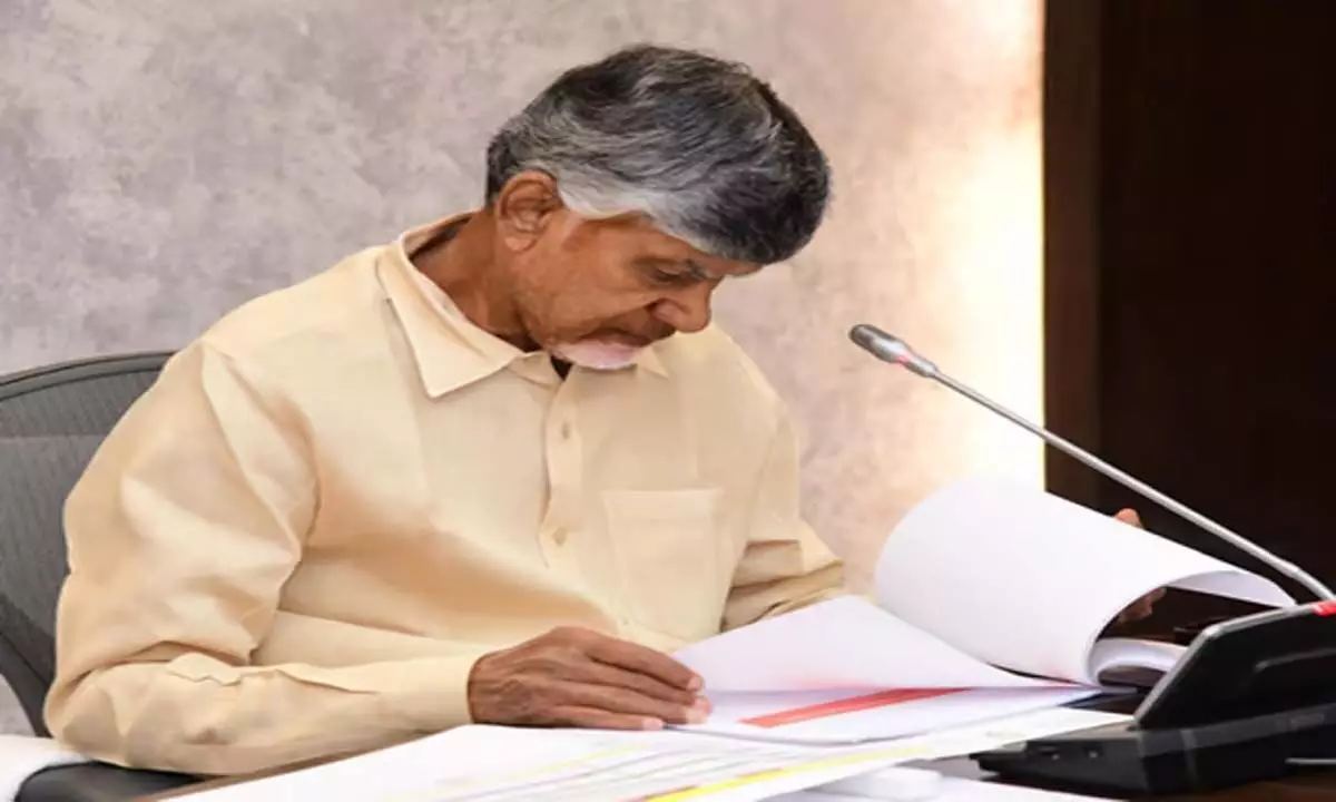 Andhra: आंध्र प्रदेश के मुख्यमंत्री नायडू ने नुकसान की गणना में तेजी लाने का आह्वान किया