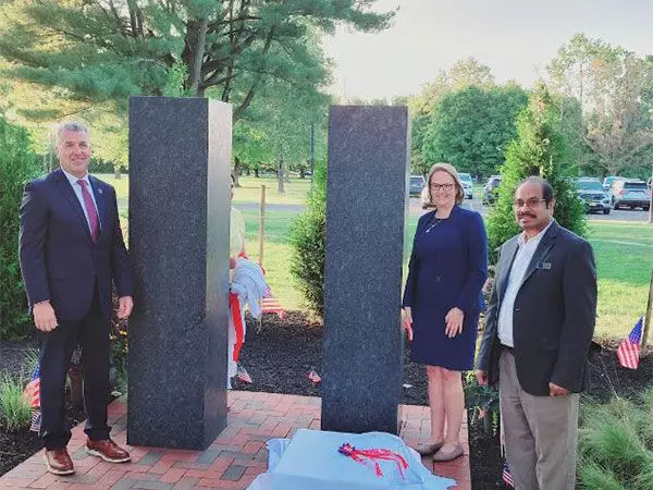 US: आतंकवादी हमले के पीड़ितों और नायकों को सम्मानित करने के लिए न्यू जर्सी में 9/11 स्मारक का अनावरण किया गया