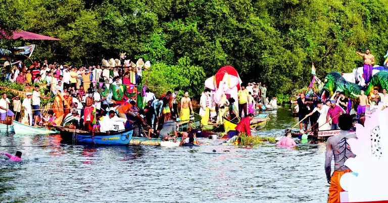 सांगोद फ्लोट बोट के Kumbharjua में पलटने से हादसा टल गया