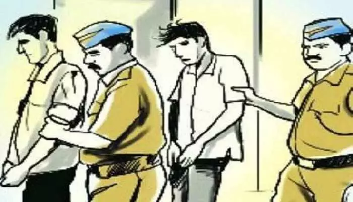 Alwar: हत्या कर फरार इनामी आरोपी को पुलिस ने किया गिरफ्तार