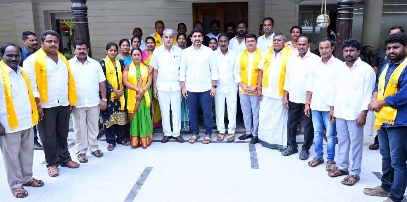 YSRCP जग्गय्यापेटा नगर अध्यक्ष, पार्षद टीडीपी में शामिल हुए