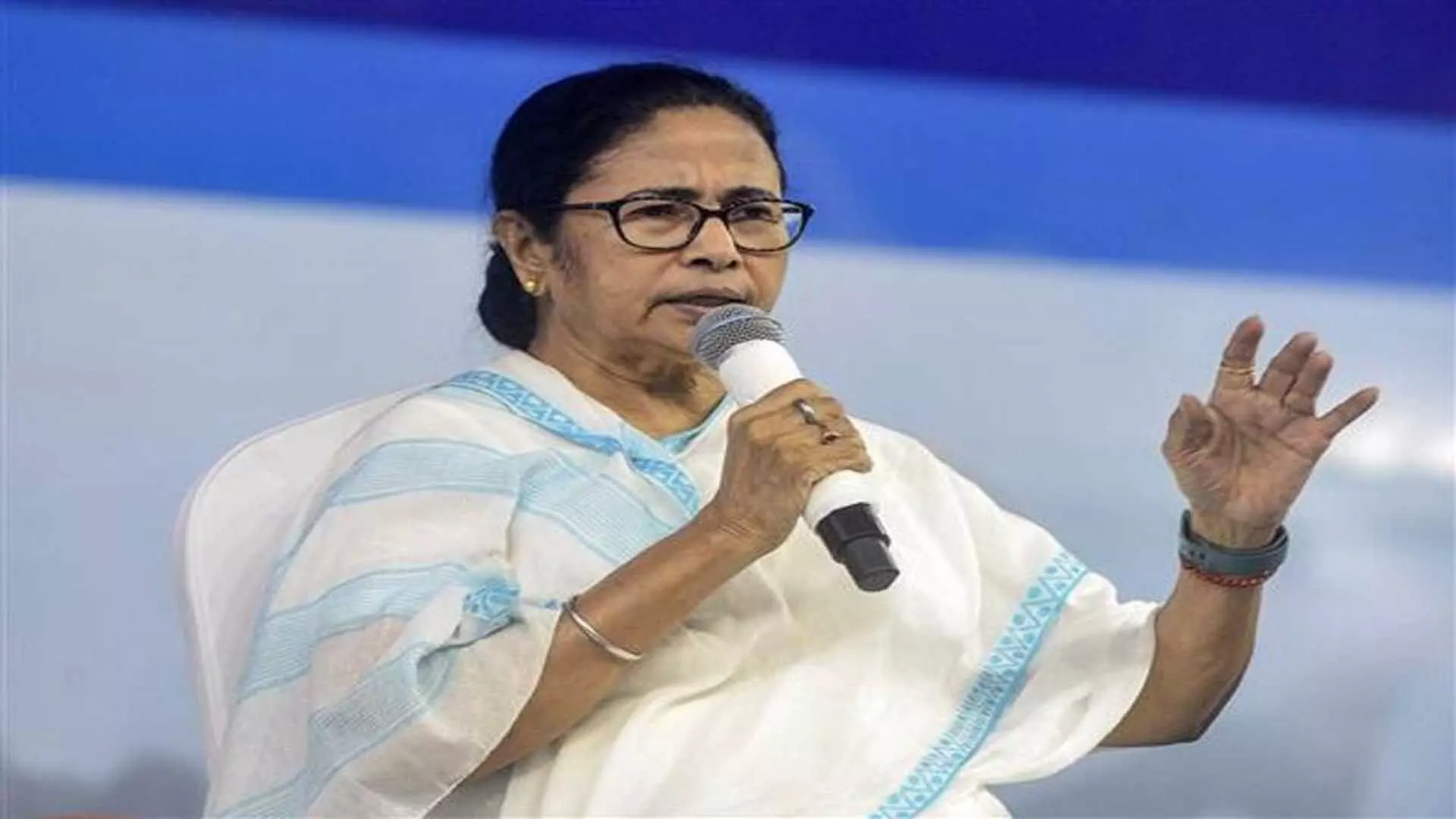 Mamata ने प्रदर्शनकारी डॉक्टरों से कहा, मैं यहां आपकी दीदी बनकर आई हूं