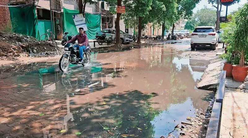 Jalandhar: अर्बन एस्टेट फेज-2 के व्यापारी जाम नालियों से जूझ रहे