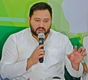 Tejashwi Yadav ने मिथिलांचल के अविकसित होने के लिए एनडीए की आलोचना की