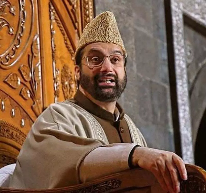 राजनीतिक कार्यकर्ताओं और युवाओं को परेशान किया जा रहा: Mirwaiz