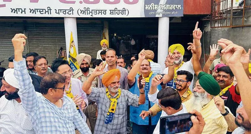 Amritsar: केजरीवाल को जमानत मिलने पर आप नेताओं ने जताई खुशी