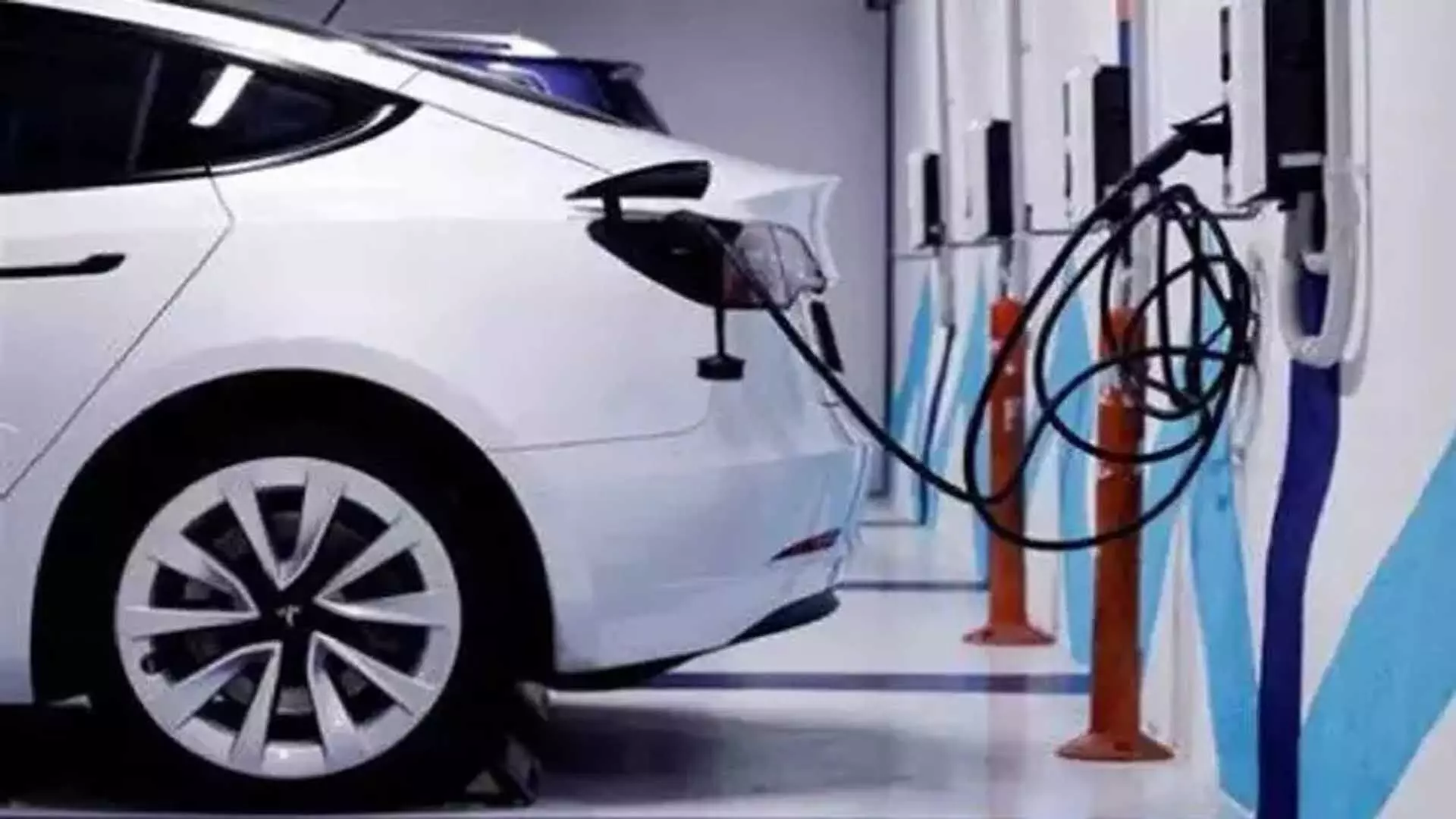 Plug-in-hybrids का संयोजन भारत के स्वच्छ ऊर्जा ऑटो क्षेत्र को आगे बढ़ाएगा- रिपोर्ट