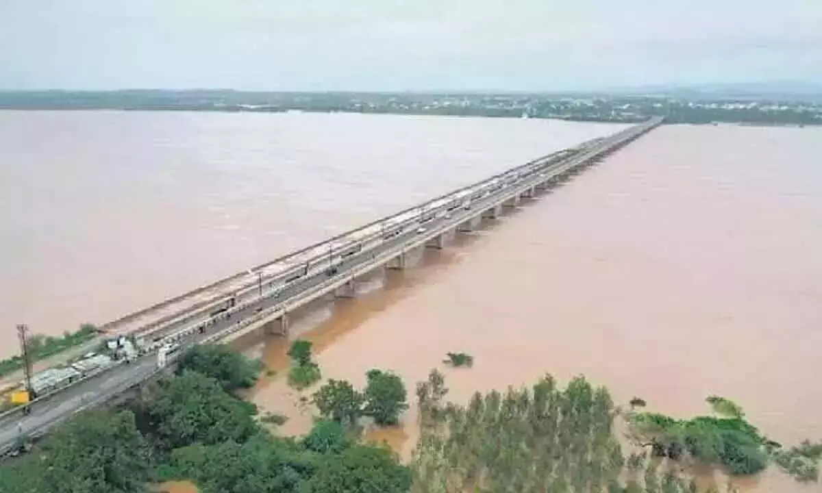 Andhra: गोदावरी नदी की बाढ़ डोलेश्वरम और पोलावरम में घट रही