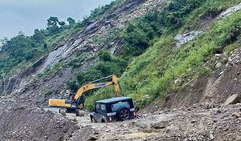 Himachal : चंडीगढ़-मनाली हाईवे नौ घंटे बाद खुला