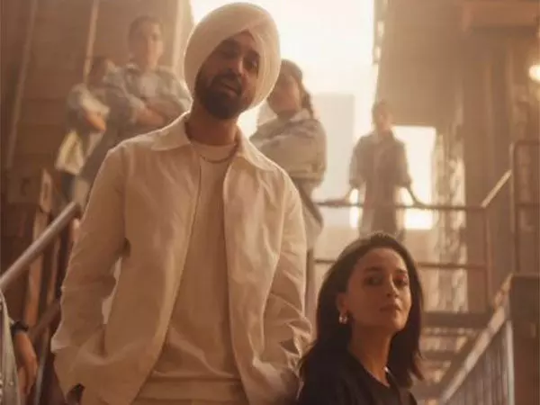 Alia Bhatt-Diljit Dosanjh ने जिगरा से नया गाना चल कुड़िए जारी किया