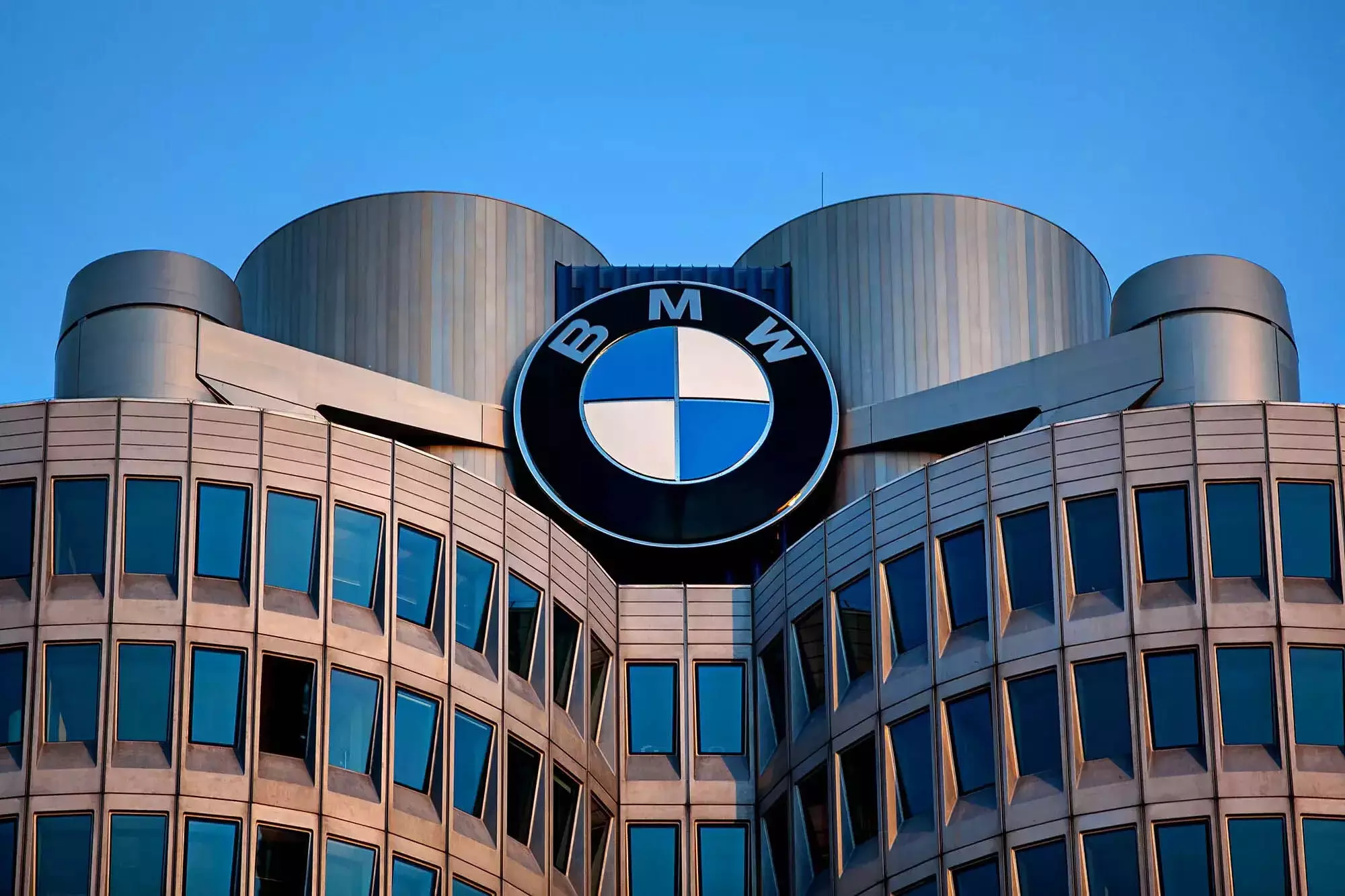 ब्रेकिंग में खराबी के कारण BMW ने 1.5 मिलियन कारों को वापस मंगाया