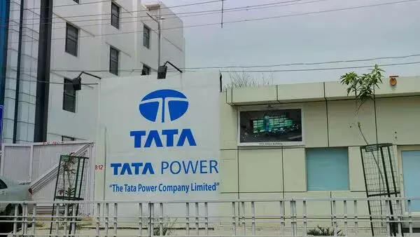 Tata Power का शेयर आज 0.33% चढ़ा