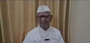 केजरीवाल के इस्तीफे पर अन्ना हजारे बोले- राजनीति में जाने के लिए मैंने मना किया था