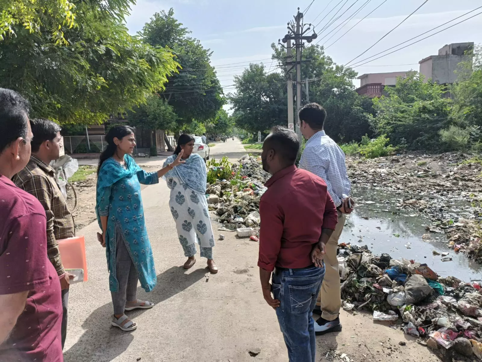 Alwar: जिला कलेक्टर ने अलवर शहर की साफ-सफाई व्यवस्था का किया निरीक्षण