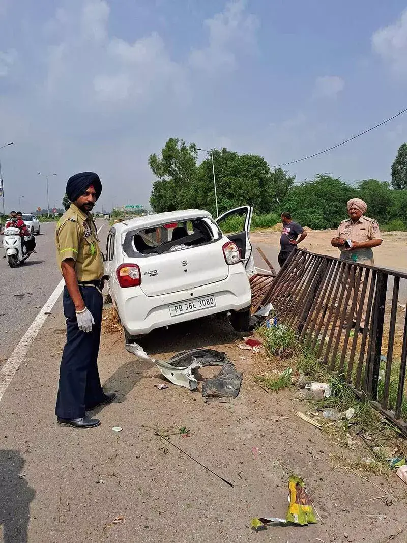 Jalandhar: सड़क दुर्घटना में दो युवकों की मौत