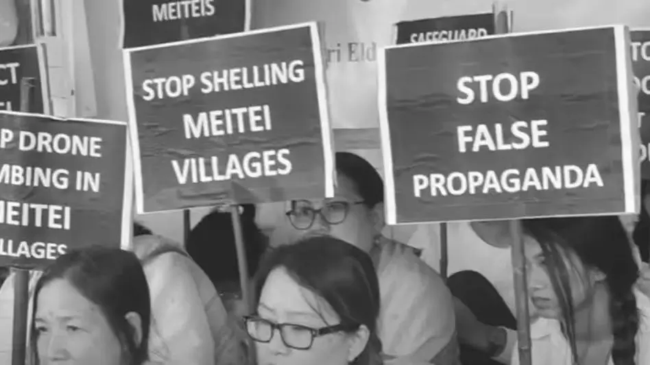 Meghalaya : मणिपुर में बढ़ती हिंसा के विरोध में मणिपुरी बुजुर्गों के संघ ने शिलांग में विरोध प्रदर्शन