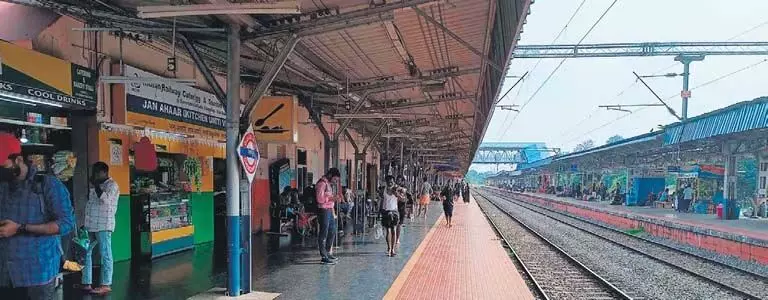 Kerala : चेंगन्नूर-पम्पा रेल परियोजना के लिए अंतिम स्थान सर्वेक्षण प्रस्तुत किया गया