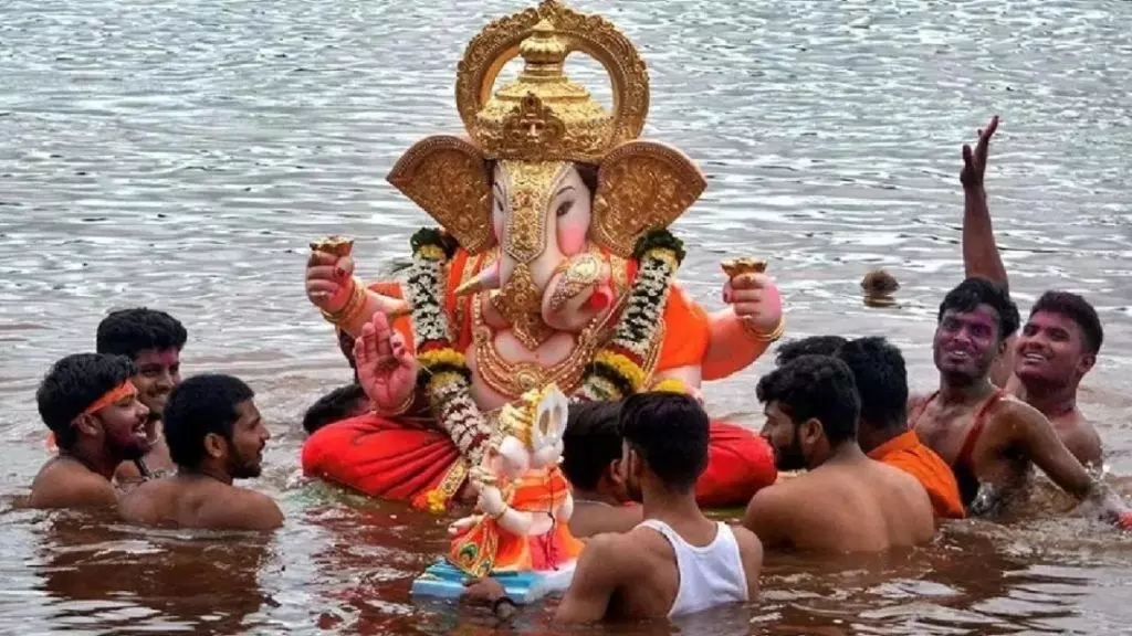 Anant Chaturdashi  पर आज इस मुहूर्त में करें बप्पा का विसर्जन