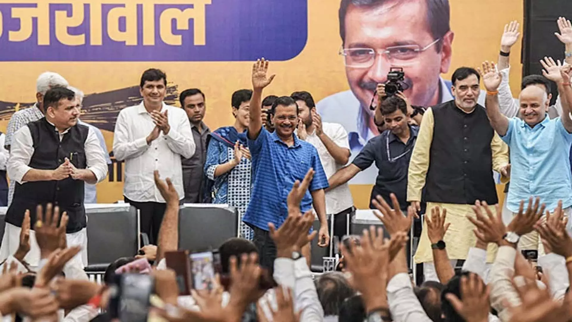 अरविंद केजरीवाल आज दिल्ली के सीएम पद से इस्तीफा देंगे