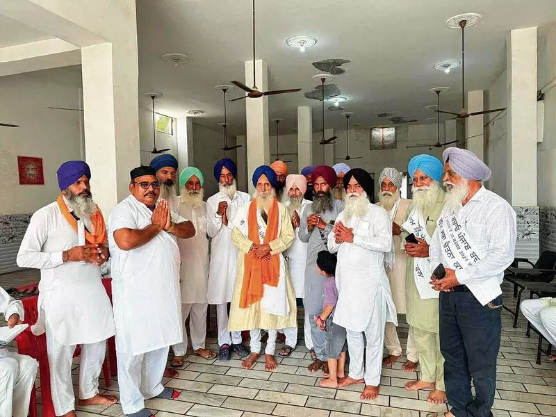 Former Jathedar: राजनीतिक प्रभाव से मुक्त पंचायतों का चुनाव करें