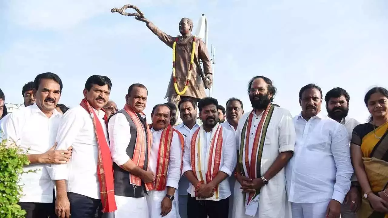 Telangana: राजीव गांधी की प्रतिमा को लेकर विवाद गहराया