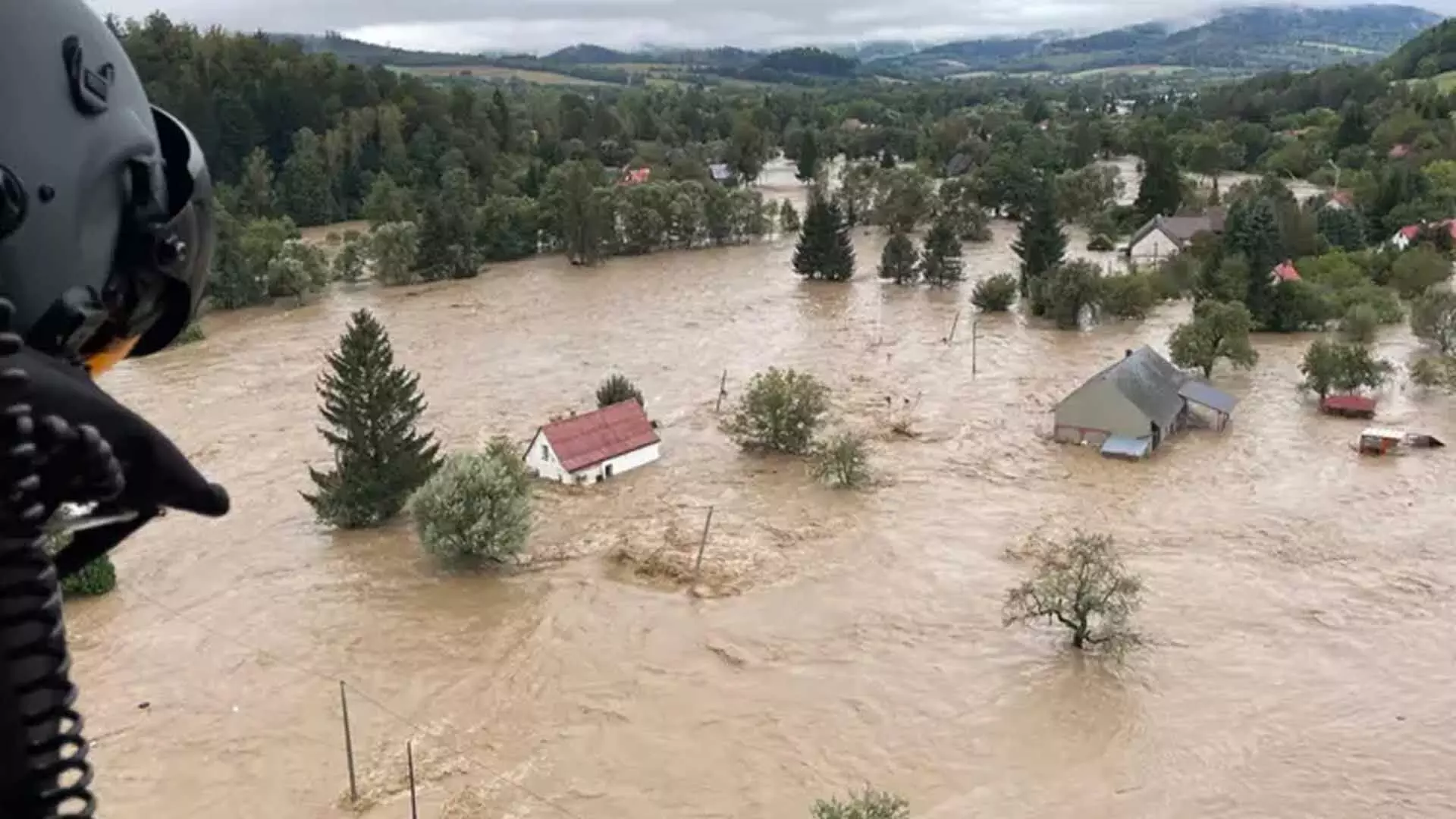 Central Europe: बाढ़ से रोमानिया, पोलैंड, चेक गणराज्य और ऑस्ट्रिया में 16 लोगों की मौत