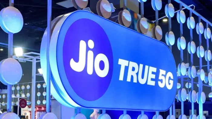 Jio Services Down: जियो यूजर्स हुए परेशान फोन में नहीं आ रहे सिग्नल