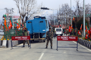 J-K: श्रीनगर में प्रधानमंत्री मोदी की रैली से पहले सुरक्षा बढ़ाई गई