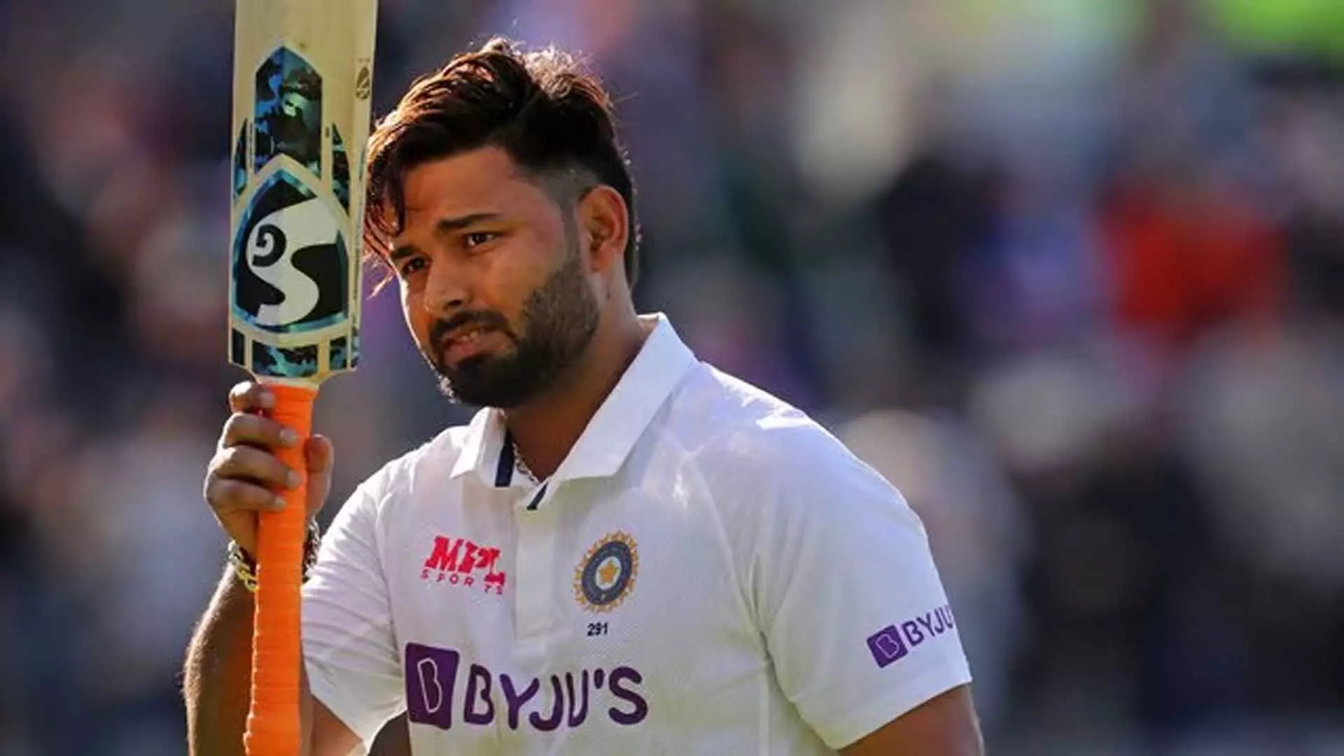 Rishabh Pant ने बैक फ्लिप करते हुए दर्शकों का उत्साह बढ़ाया, Video...