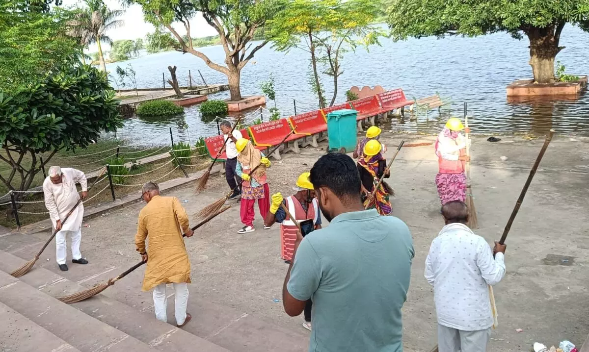 Dausa : स्वच्छता ही सेवा कार्यक्रम का शुभारंभ, कलक्टर ने श्रमदान कर किया पौधारोपण