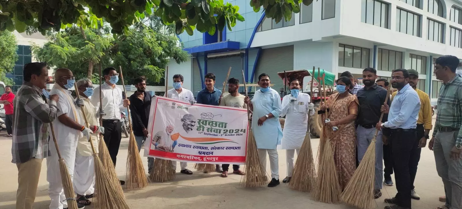 Dungarpur: जिला प्रभारी मंत्री  खराडी ने किया स्वच्छता ही सेवा अभियान का शुभारंभ