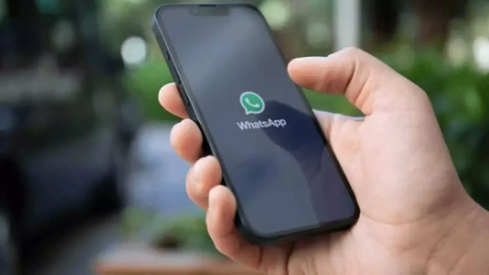 WhatsApp जल्द ही यूजर्स को स्टेटस अपडेट में कॉन्टैक्ट्स का उल्लेख करने की सुविधा देगा