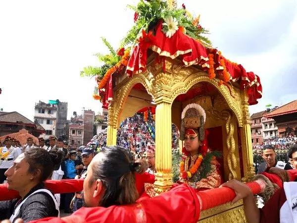 Nepal के जीवित देवता काठमांडू की पांच दिवसीय यात्रा पर निकले, त्योहारी मौसम के आगमन का संकेत