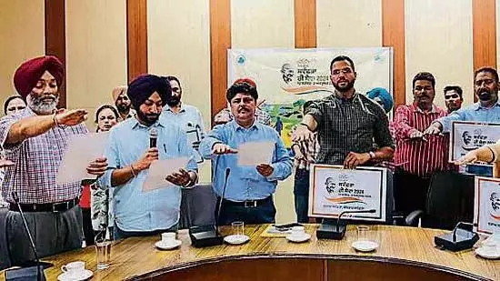 Ludhiana:लुधियाना डीसी ने अधिकारियों को निर्देश दिया