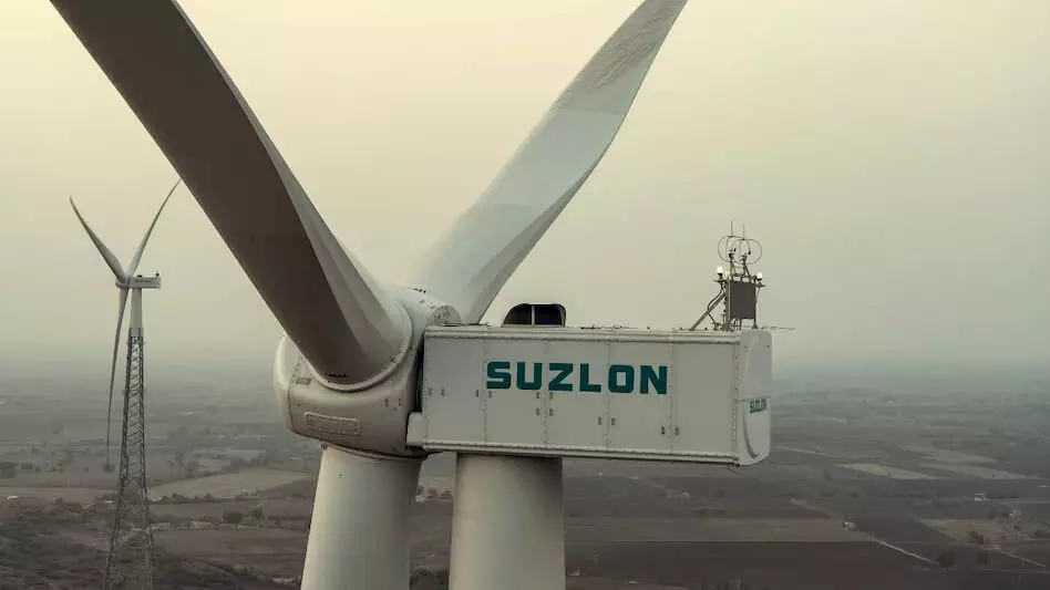 Suzlon  के शेयर में आज -0.83% की गिरावट आई