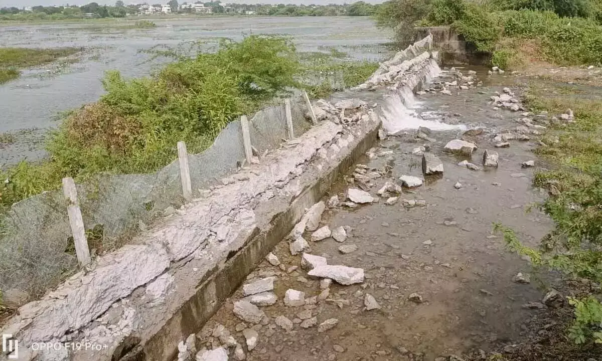 रहस्यमय विस्फोट से Chennur Cheruvu को नुकसान पहुंचा