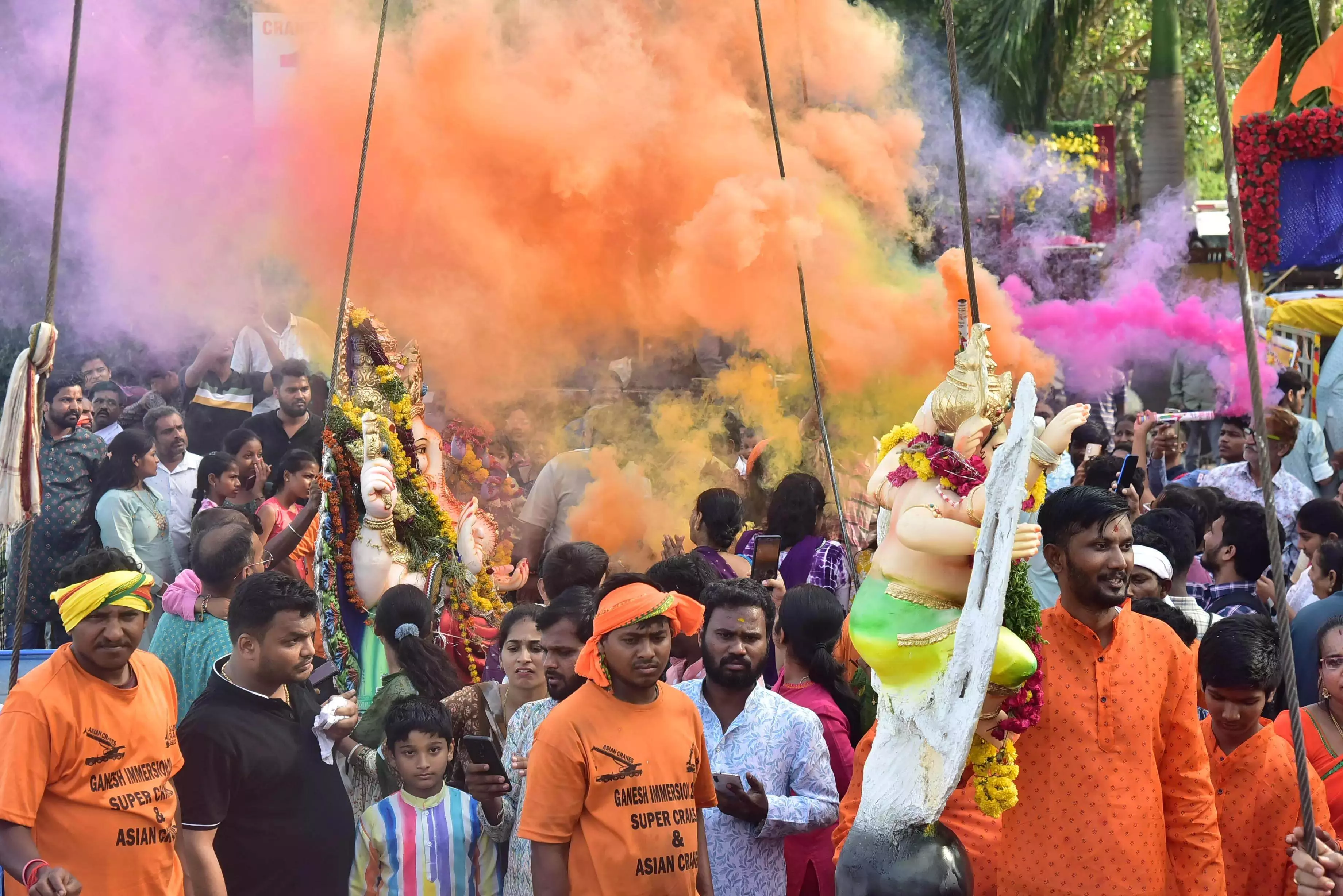 विसर्जन दिवस पर Hyderabad का असली चरित्र सामने आया