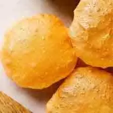 Poori Recipe: कुरकुरी पूरियां बनाना चाहते हैं तो आटे में मिलाएं ये 2 चीजें