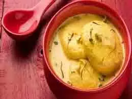 Bread Rasmalai Recipe: मिनटों में  ब्रेड से बना सकते हैं रसमलाई