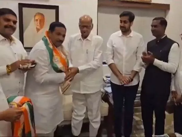 ओडिशा सरकारपूर्व भाजपा विधायक बापूसाहेब पठारे शरद पवार की NCP में शामिल हुए