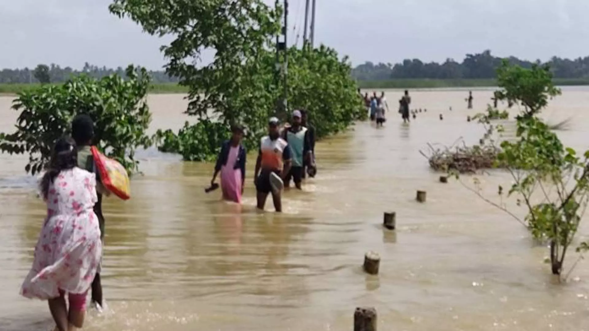 ओडिशा के मुख्यमंत्री ने बाढ़ प्रभावित बालासोर जिले का दौरा किया