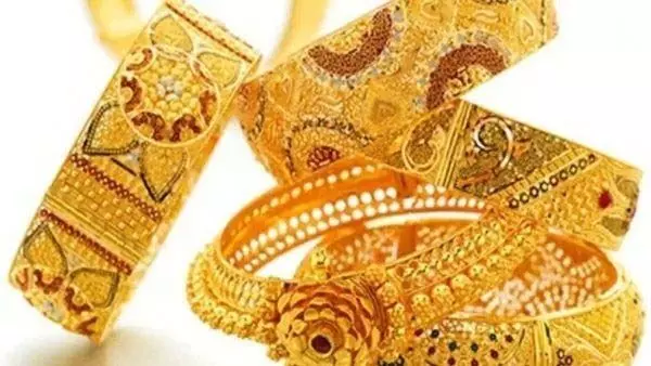 Gold price : भारत में आज सोने की कीमत गिरावट आई