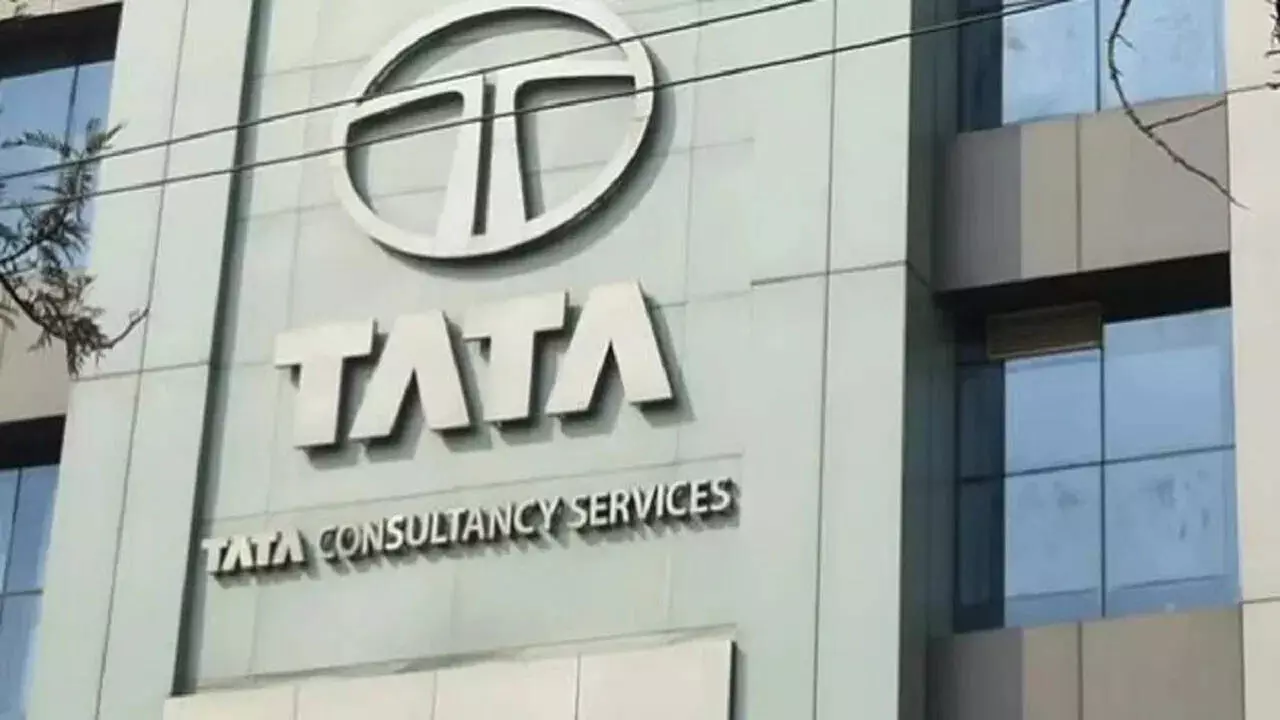 TCS के शेयर में -0.97% की गिरावट आई