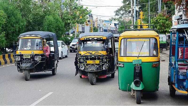 ऑटोरिक्शा को ड्राइवरों के विवरण के साथ QR कोड मिल सकता