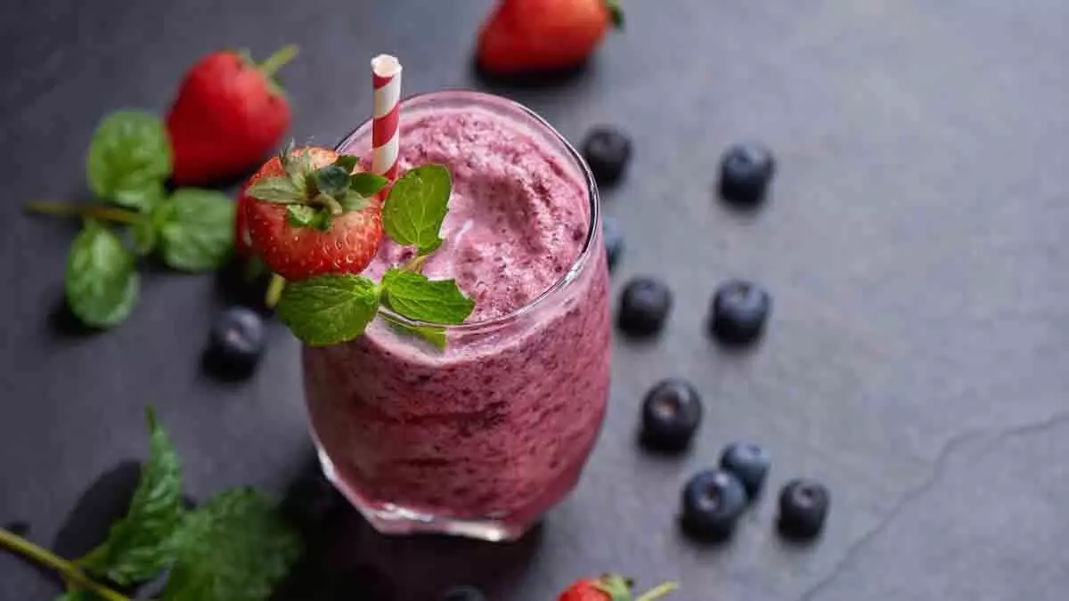 smoothie: अपने शरीर को डिटॉक्स करने के लिए महंगे सप्लीमेंट्स की ज़रूरत नहीं ,पियें यह स्मूदी