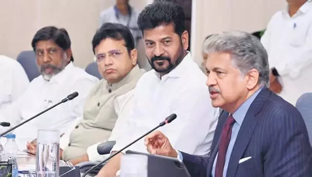 CM Revanth Reddy: कौशल विश्वविद्यालय को आदर्श बनाने में मदद करें