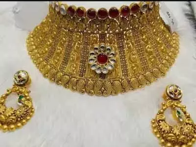 Gold price : भारत में आज सोने की कीमत में गिरावट जारी